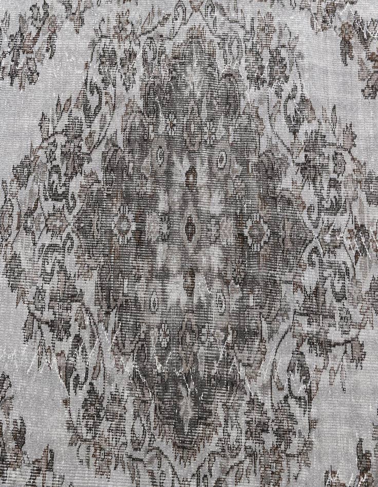 Detail image of  6' x 9' 6 Ultra Vintage Wool Rug