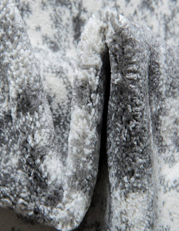 Detail image of  8' x 10' Veneto Rug