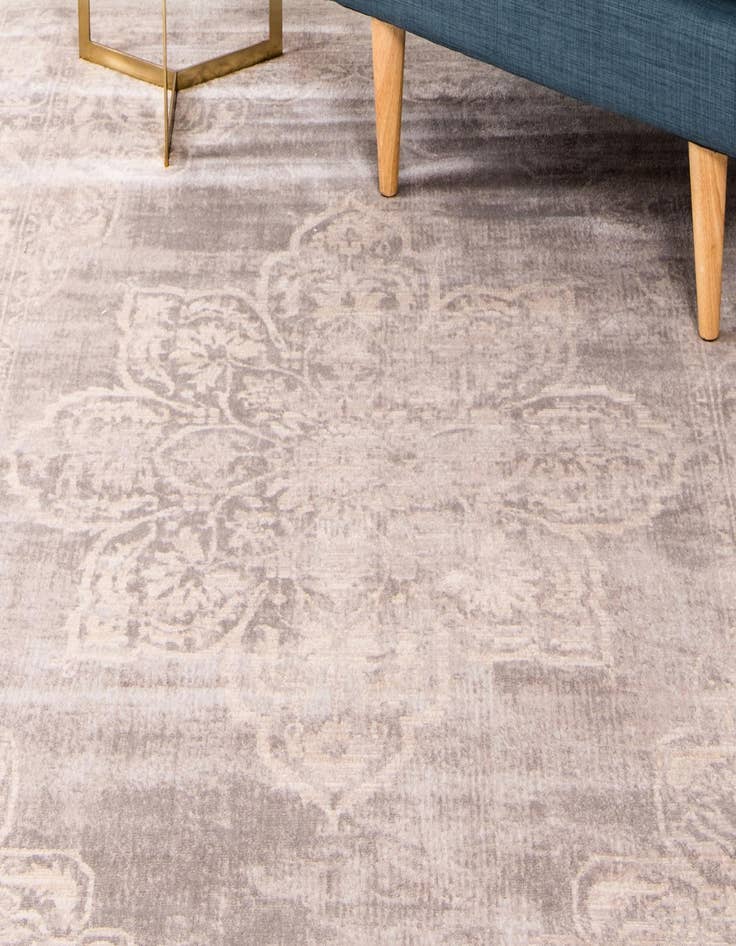 Detail image of  4' x 6' Victoria Rug