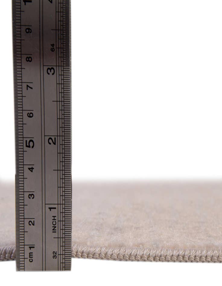 Detail image of  2' 2 x 3' Victoria Rug