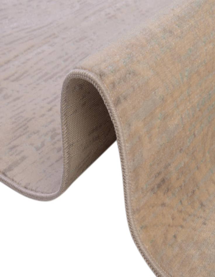 Detail image of  2' 2 x 3' Victoria Rug