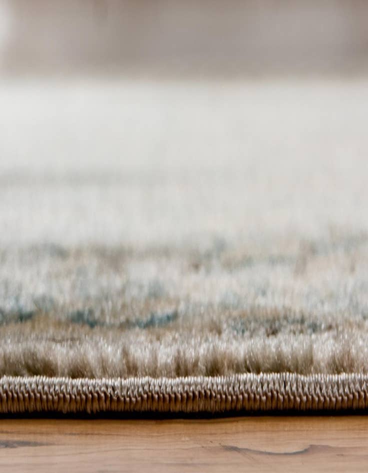 Detail image of  5' x 8' Victoria Rug