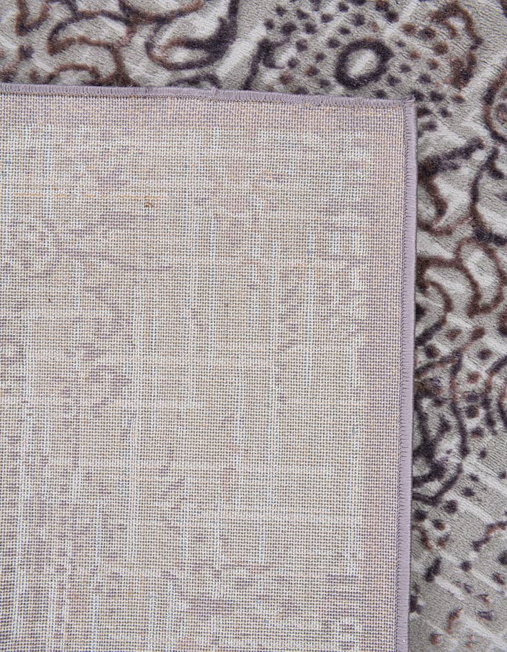 Detail image of  5' 2 x 7' 9 Vince Camuto Rug