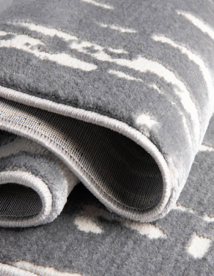 Detail image of  5' 3 x 8' Vince Camuto Rug