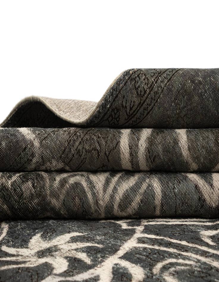 Detail image of  8' 3 x 10' 8 Vintage Royal Rug