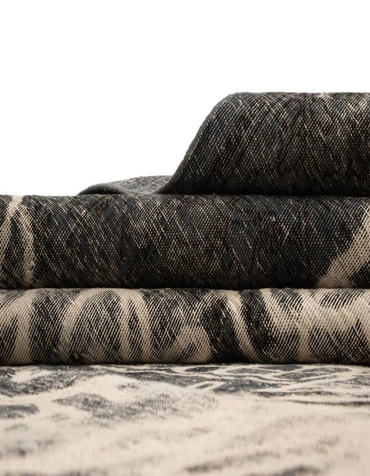 Detail image of  7' 7 x 10' 6 Vintage Royal Rug