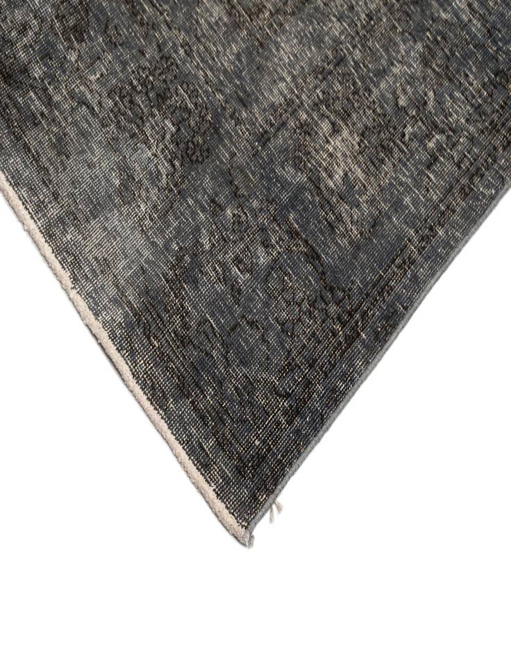 Detail image of  7' 7 x 10' 6 Vintage Royal Rug