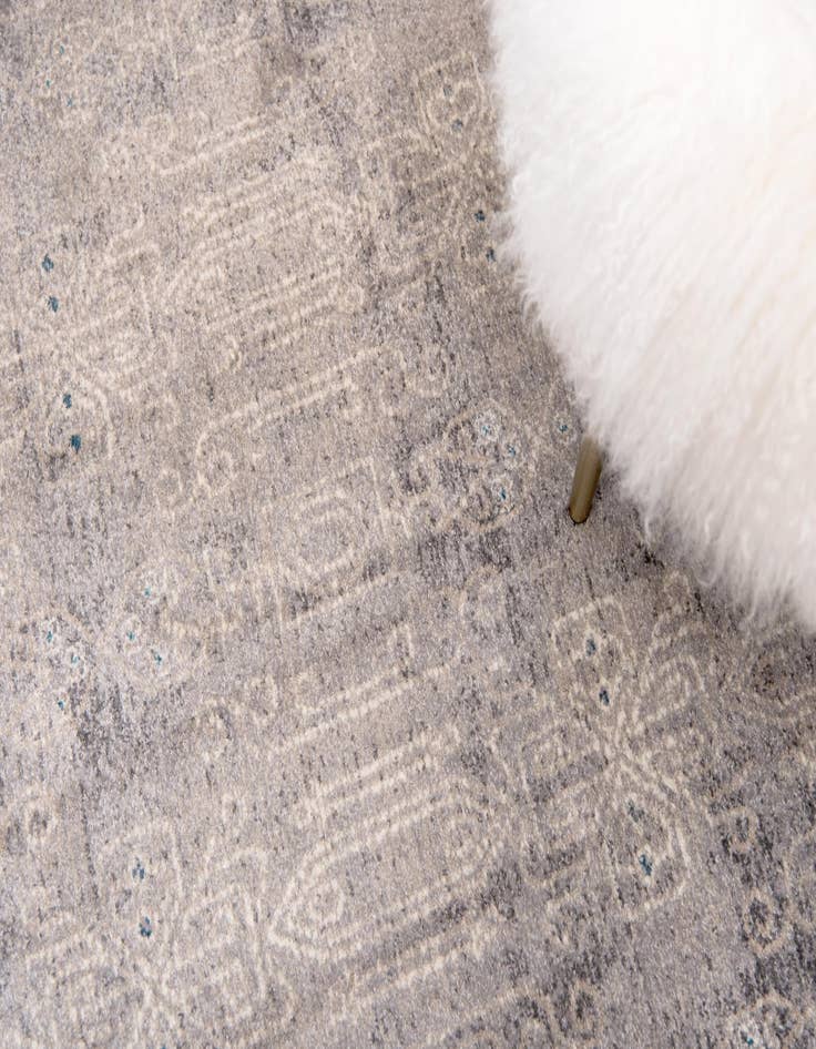 Detail image of  7' x 10' Viola Rug