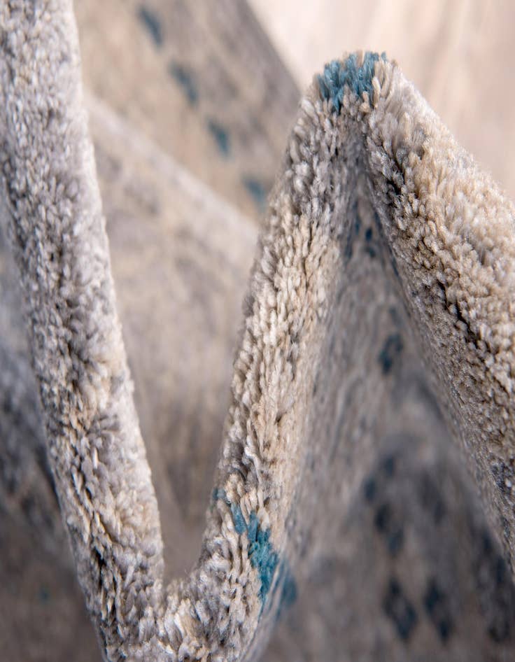 Detail image of  7' x 10' Viola Rug