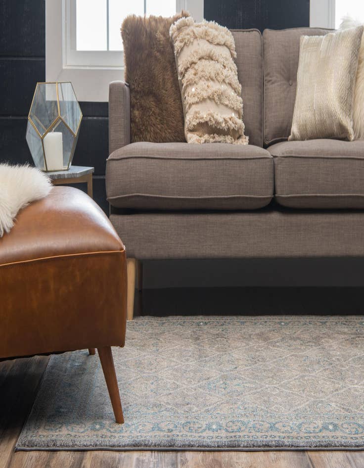 Detail image of  4' x 6' Viola Rug