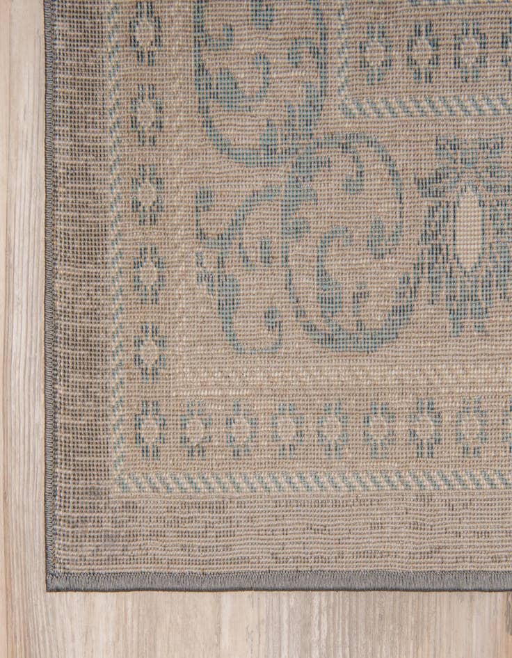 Detail image of  2' x 3' Viola Rug