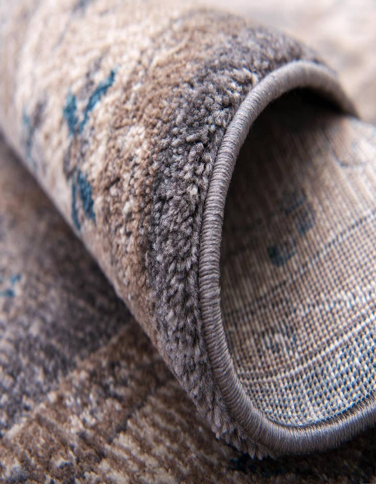 Detail image of  7' x 10' Viola Rug