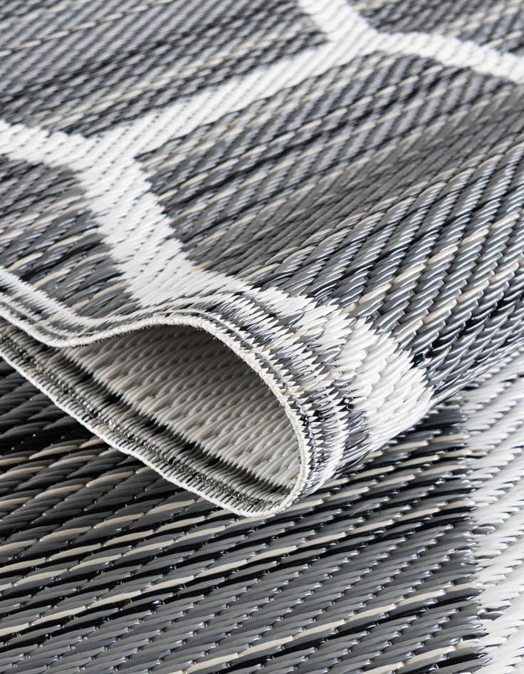 Detail image of  4' x 6'  Washable Vista Breeze Indoor / Outdoor Rug