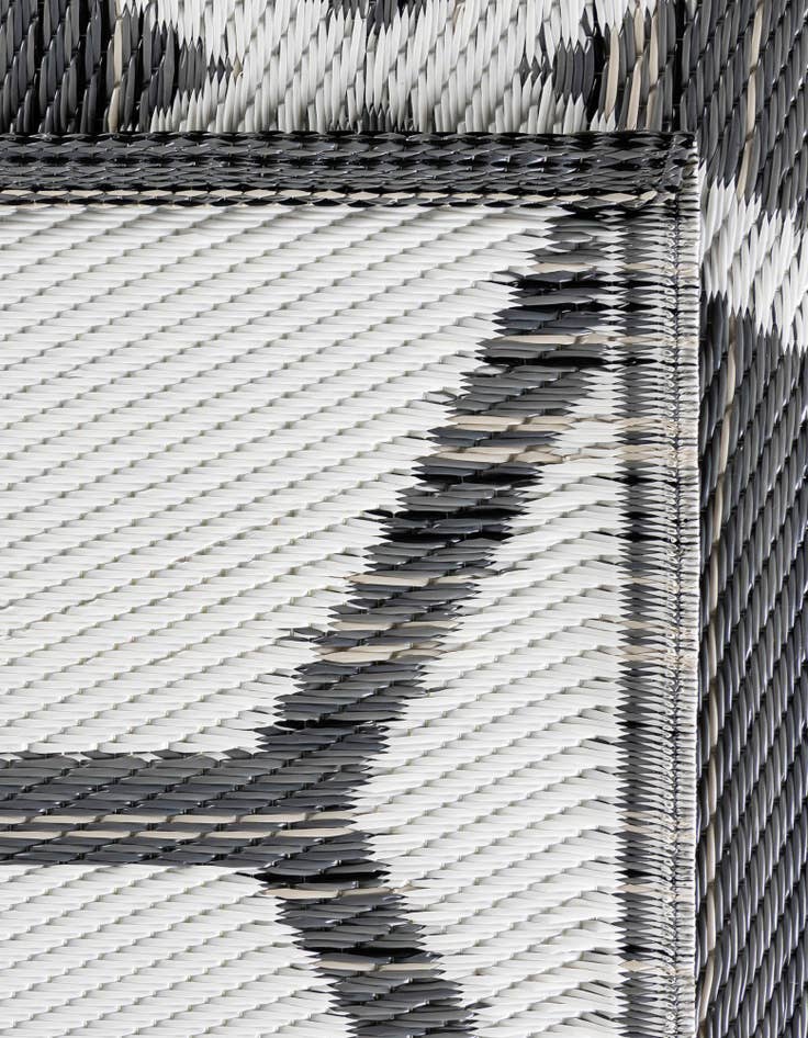 Detail image of  4' x 6'  Washable Vista Breeze Indoor / Outdoor Rug