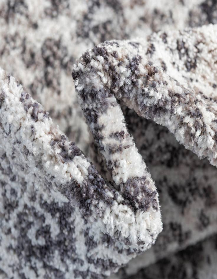 Detail image of  2' 2 x 3' Williamsburg Rug