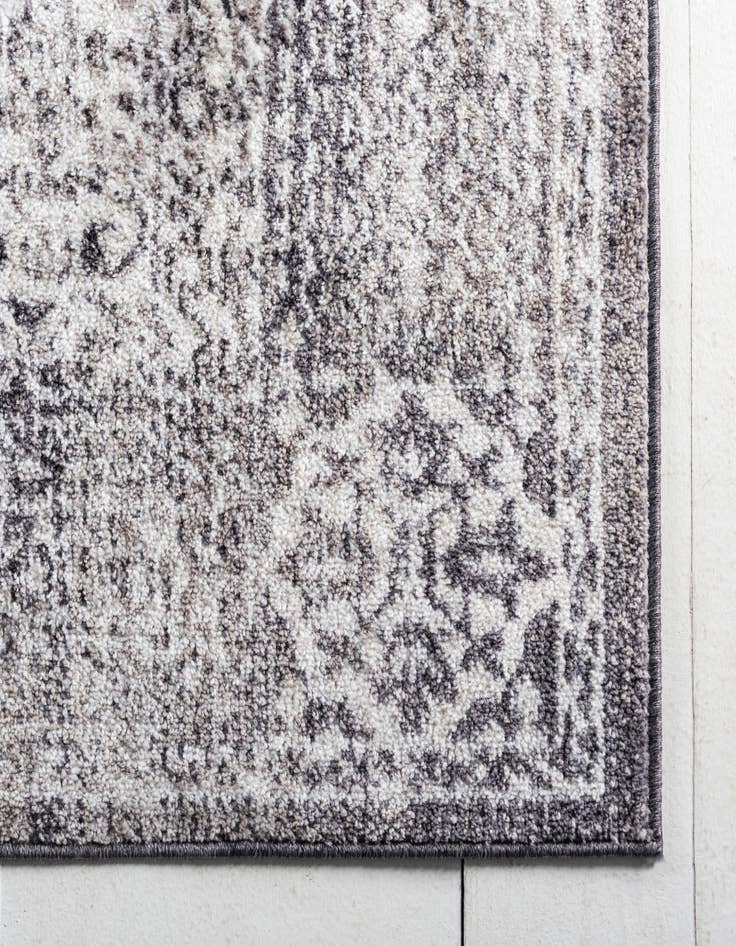 Detail image of  2' 2 x 3' Williamsburg Rug