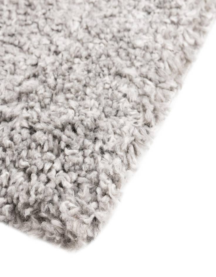 Detail image of  2' 7 x 5' Zermatt Shag Rug