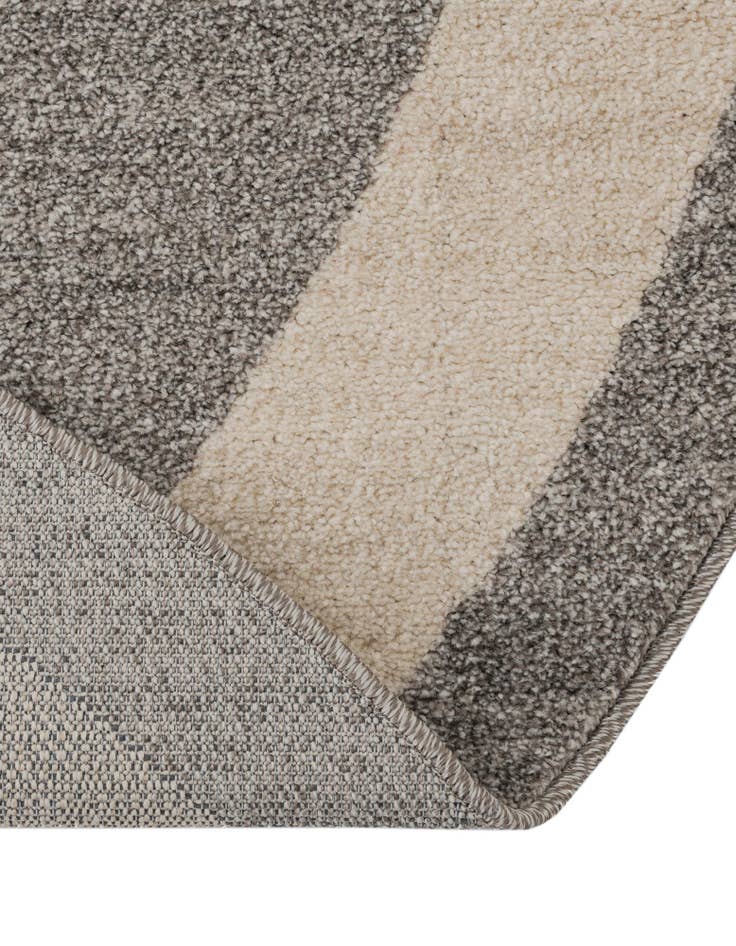 Detail image of  7' 10 x 7' 10 Angelica Round Rug