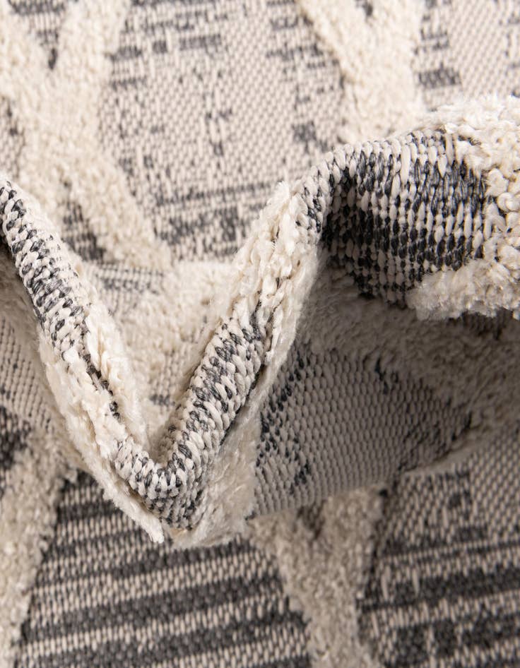 Detail image of  5' 3 x 5' 3 Arlo Round Rug