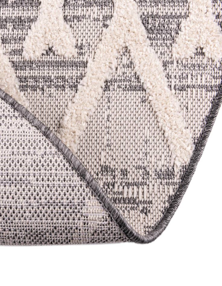 Detail image of  5' 3 x 5' 3 Arlo Round Rug