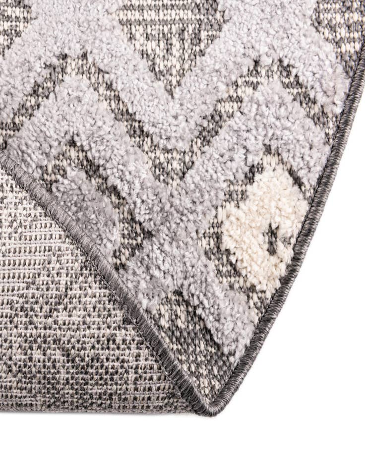 Detail image of  5' 3 x 5' 3 Arlo Round Rug