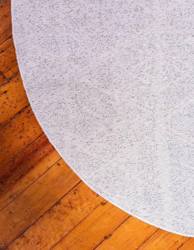 Detail image of  4' 7 x 4' 7 Artemis Round Rug