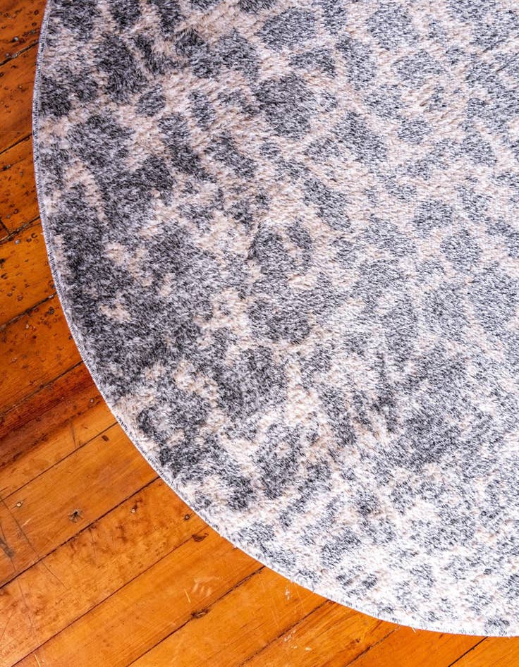 Detail image of  4' 7 x 4' 7 Artemis Round Rug