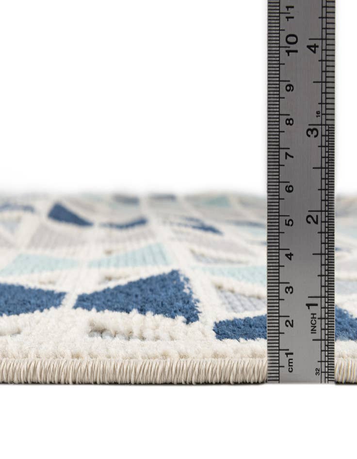 Detail image of  5' 3 x 5' 3  Washable Aruba Indoor / Outdoor Round Rug