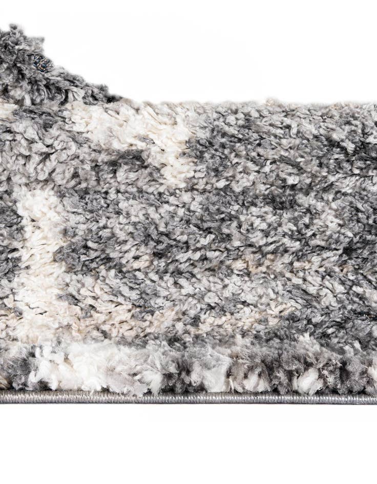 Detail image of  3' 3 x 3' 3 Athena Shag Round Rug