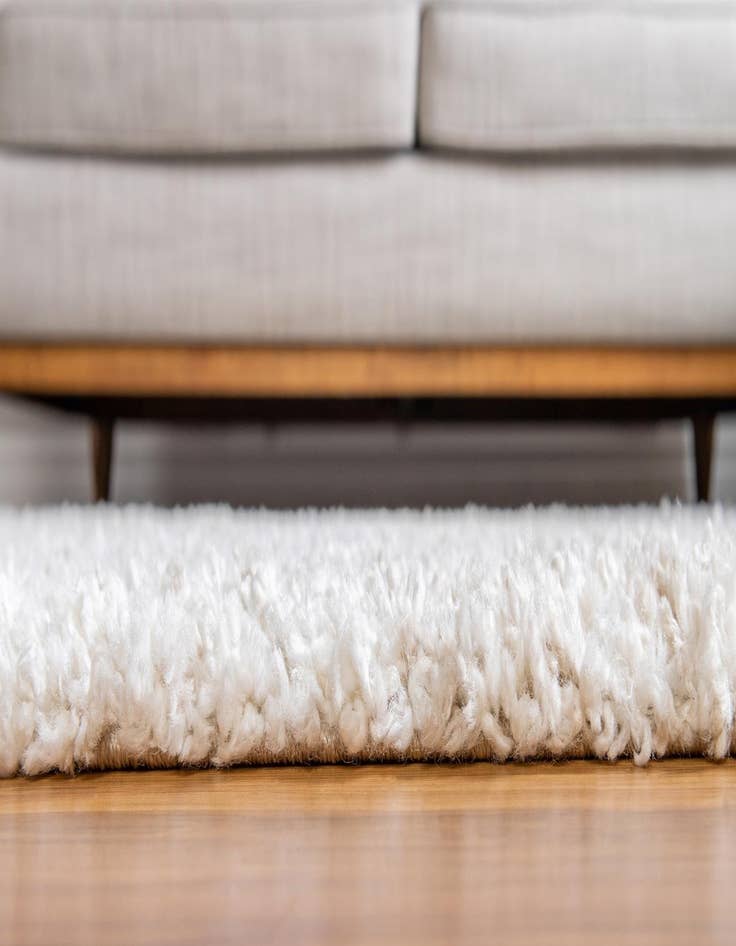 Detail image of 3' 3 x 3' 3 Athena Shag Round Rug