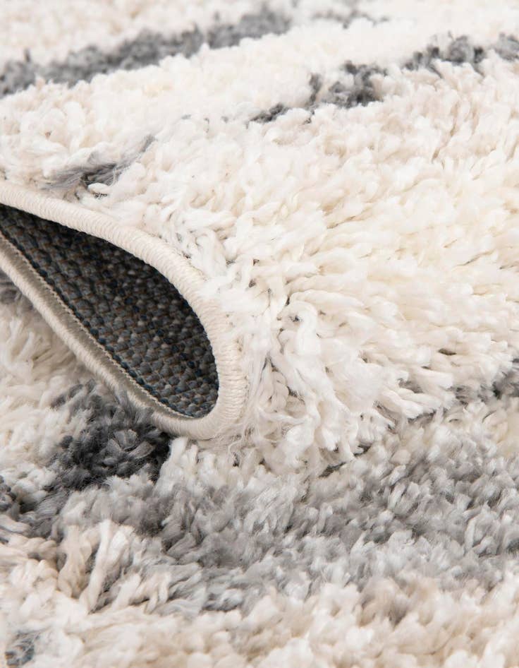 Detail image of  3' 3 x 3' 3 Athena Shag Round Rug