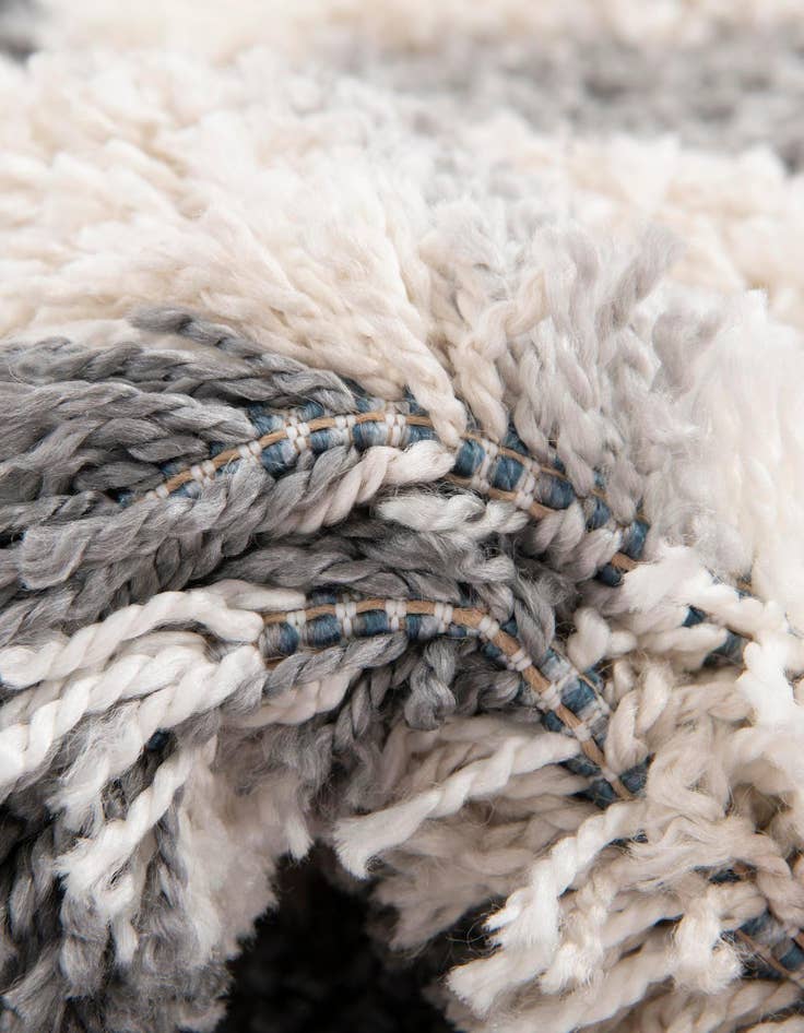 Detail image of  3' 3 x 3' 3 Athena Shag Round Rug