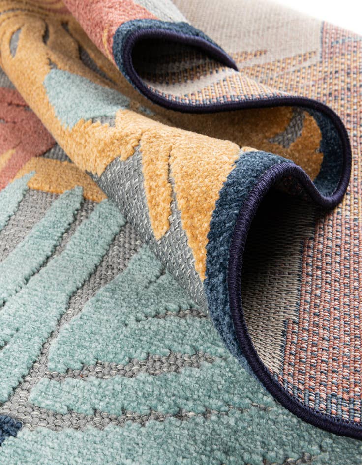 Detail image of  5' 3 x 5' 3  Washable Belize Indoor / Outdoor Round Rug