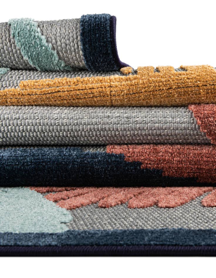 Detail image of  5' 3 x 5' 3  Washable Belize Indoor / Outdoor Round Rug