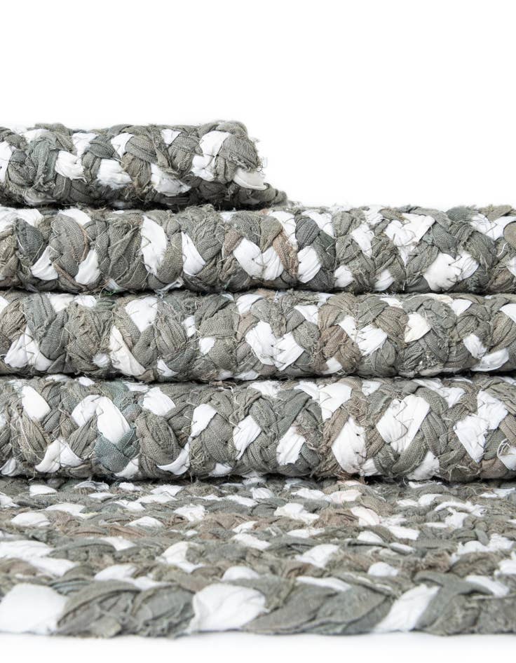 Detail image of  8' x 8'  Hand Braided Chindi Round Rug