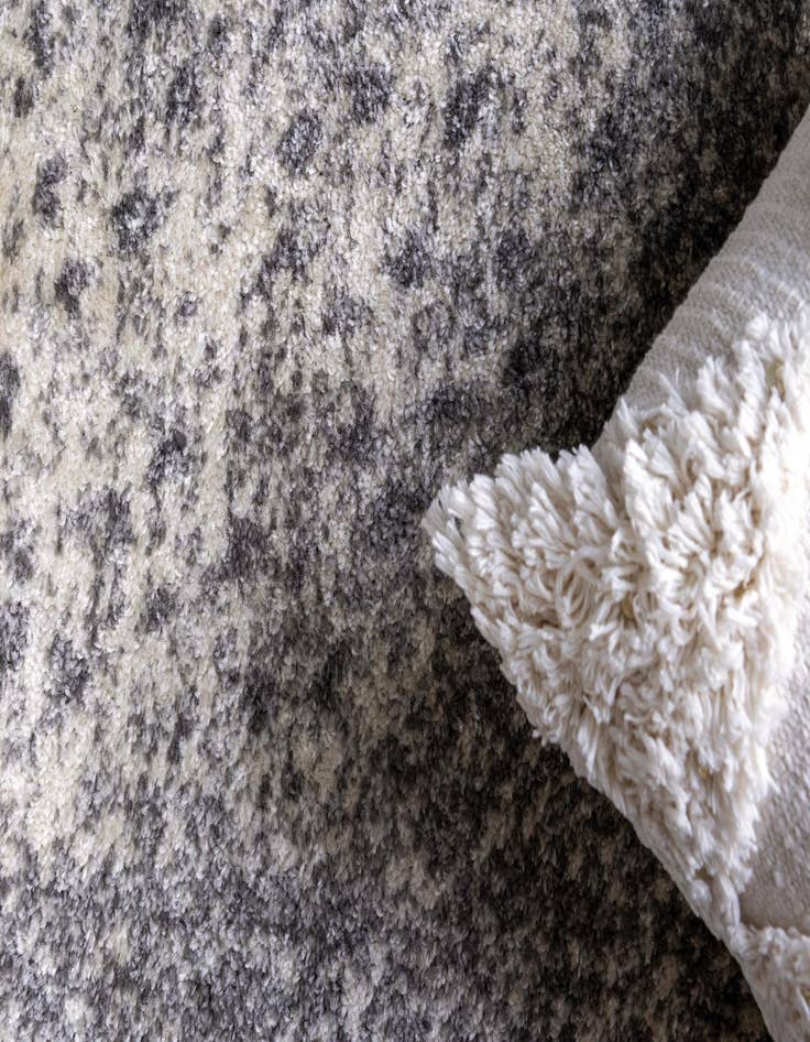 Detail image of  8' x 8' Dover Round Rug