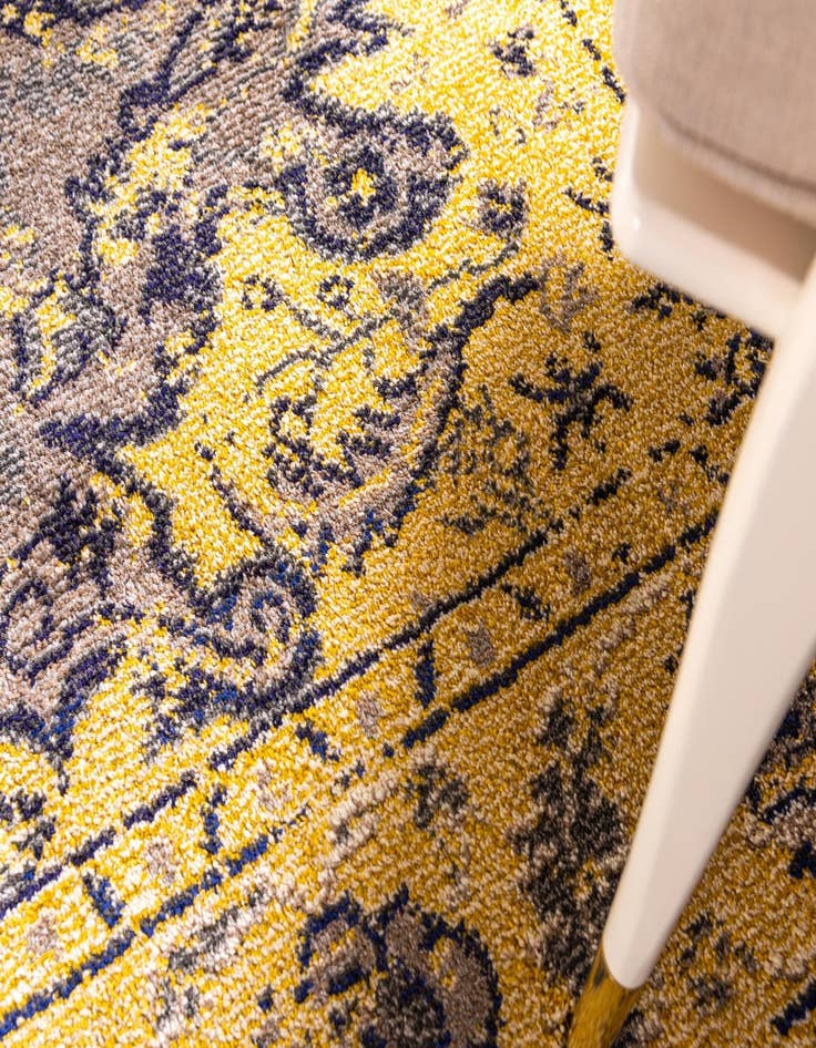 Detail image of  8' x 8'  Washable Fleur Round Rug