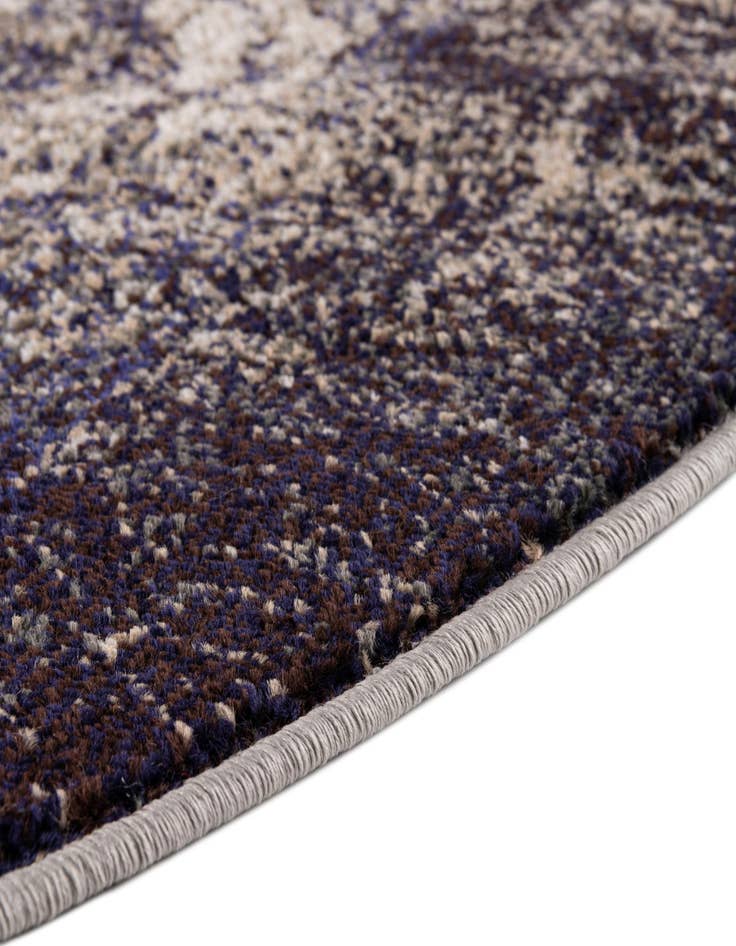Detail image of  7' 10 x 7' 10  Washable Haerfest Round Rug