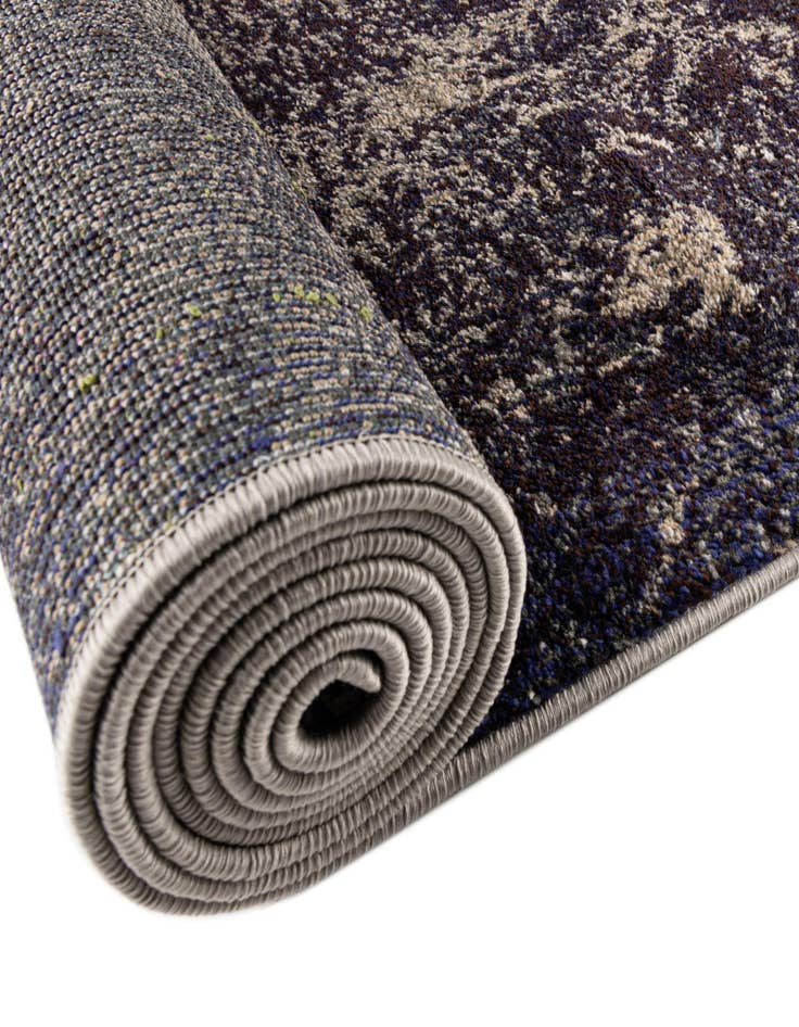 Detail image of  7' 10 x 7' 10  Washable Haerfest Round Rug