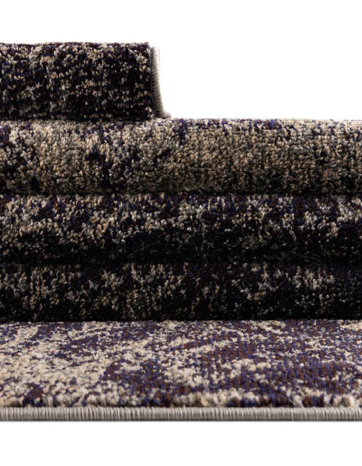 Detail image of  7' 10 x 7' 10  Washable Haerfest Round Rug