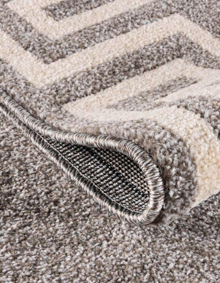 Detail image of  7' 10 x 7' 10 Hera Round Rug