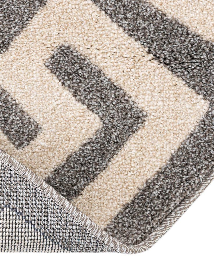 Detail image of  7' 10 x 7' 10 Hera Round Rug