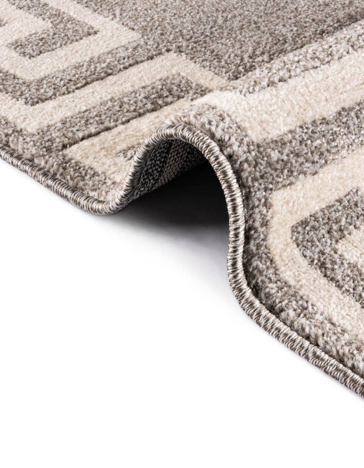 Detail image of  7' 10 x 7' 10 Hera Round Rug