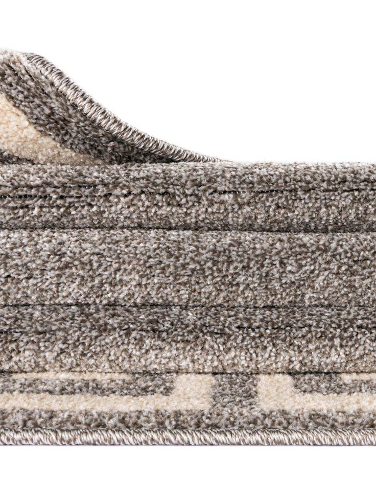 Detail image of  7' 10 x 7' 10 Hera Round Rug