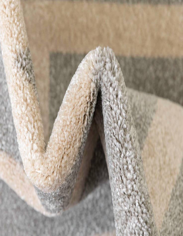 Detail image of  7' 10 x 7' 10 Hera Round Rug