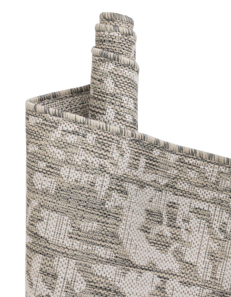 Detail image of  10' 8 x 10' 8  Washable Jill Zarin Dubai Indoor / Outdoor Round Rug