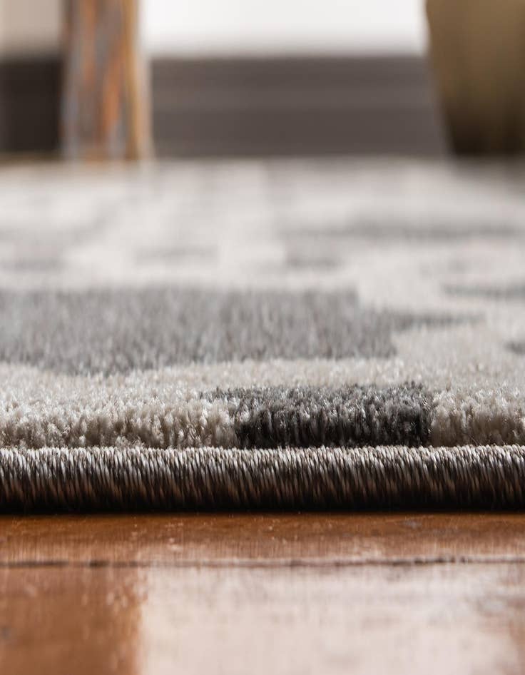 Detail image of  8' x 8' Lattice Round Rug