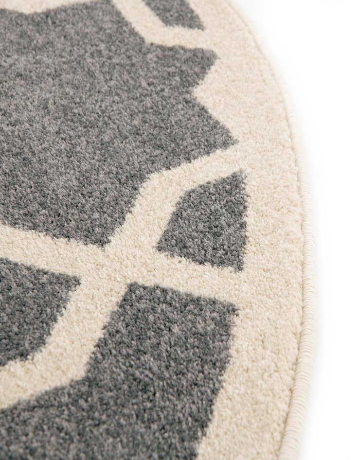 Detail image of 6' x 6' Lattice Round Rug