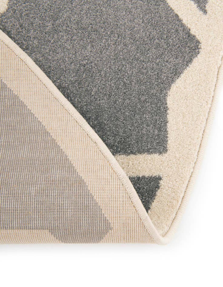 Detail image of 6' x 6' Lattice Round Rug