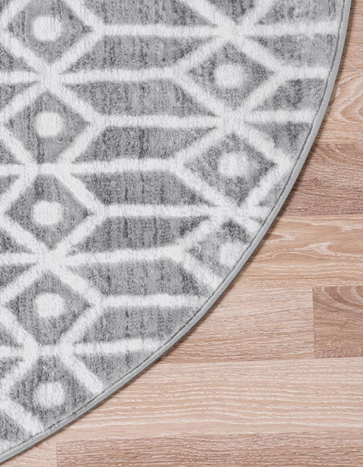 Detail image of  7' x 7' Lattice Trellis Round Rug